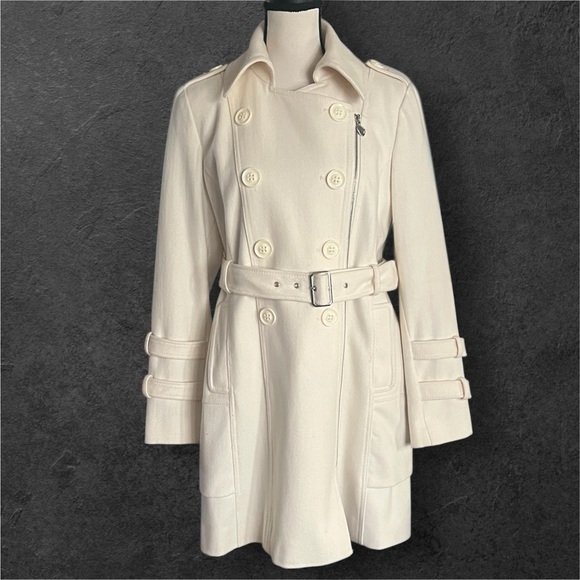 Guess Jackets & Blazers - Guess Wool Blend White Diagonal zipper front belted Coat. Size Large.